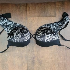 Victoria's Secret Bombshell Plunge/Plongeant bra Size 36C